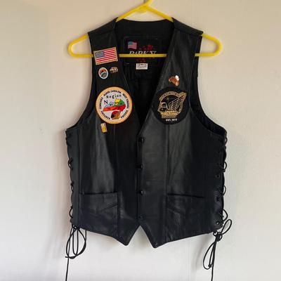 Leather Motorcycle Vests w/ Pins and Patches (UCC-DZ)
