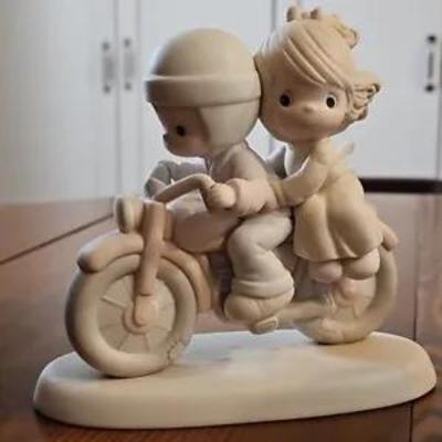 PRECIOUS MOMENTS
