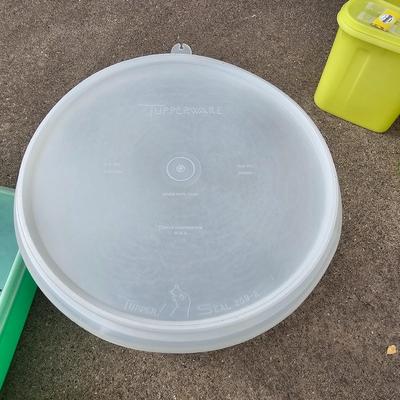 Vintage Tupperware & Other Small Plastic Containers (G2-JS)