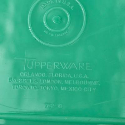Vintage Tupperware & Other Small Plastic Containers (G2-JS)
