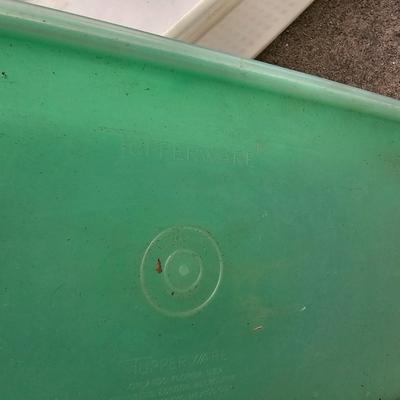 Vintage Tupperware & Other Small Plastic Containers (G2-JS)