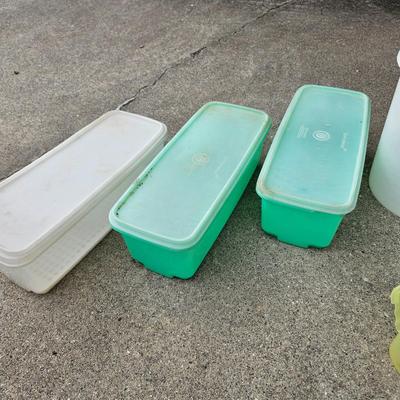 Vintage Tupperware & Other Small Plastic Containers (G2-JS)