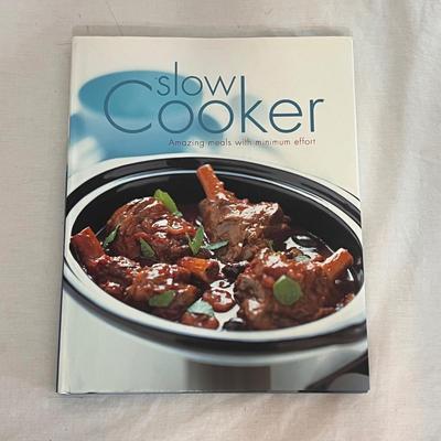Crockpots and Slow Cooker Cookbooks (DR-DZ)
