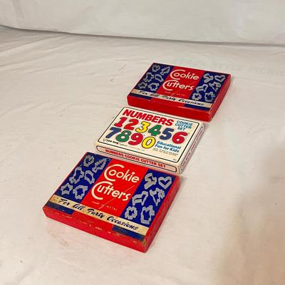 Cookie Cutters and More (K-DZ)