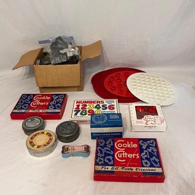 Cookie Cutters and More (K-DZ)