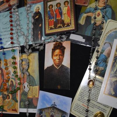 Lot of Christian Iconography, Rosaries, 3rd Class Saint Cards