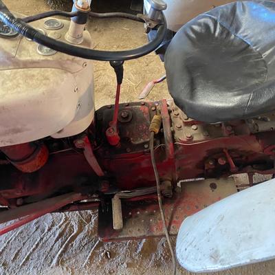 600 Ford Tractor