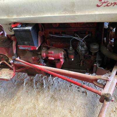 600 Ford Tractor
