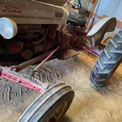 600 Ford Tractor