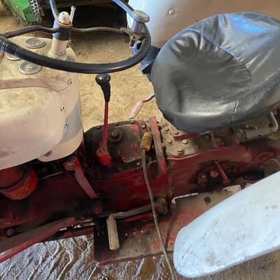 600 Ford Tractor