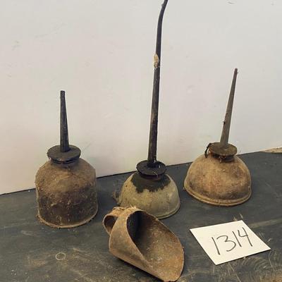 Vintage Oil Cans and Little Scoop