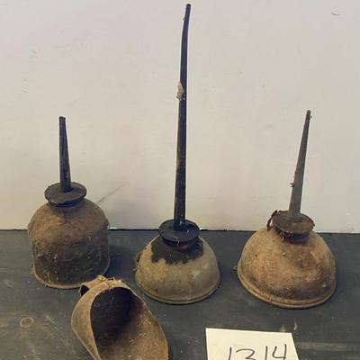 Vintage Oil Cans and Little Scoop