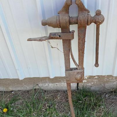 Blacksmith Post Leg Vise