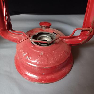 DIETZ NO 2 BLIZZARD AND A RED LANTERN OIL LAMPS