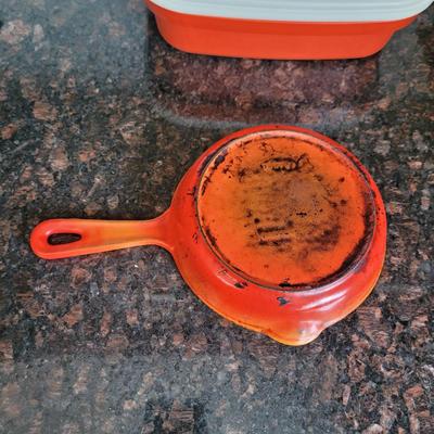 Le Creuset, Pyrex, Fire King and more (K-CE)