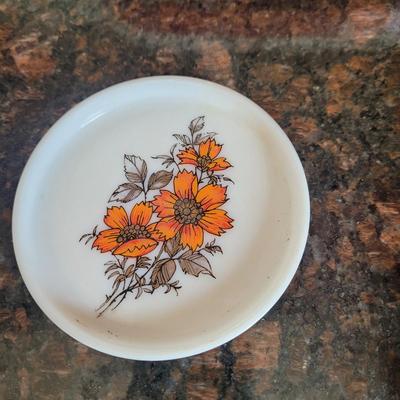Le Creuset, Pyrex, Fire King and more (K-CE)