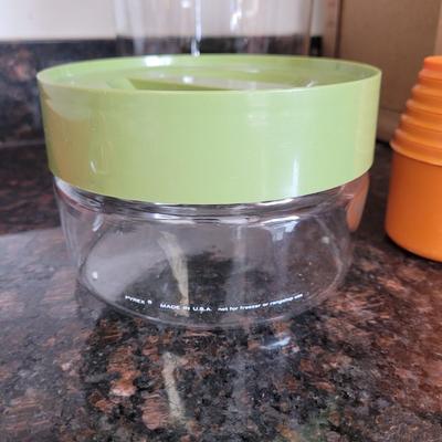 Le Creuset, Pyrex, Fire King and more (K-CE)