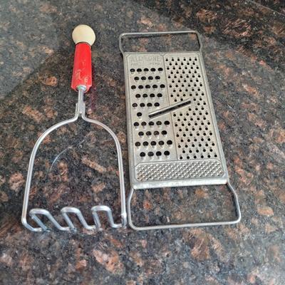 Foley Flour Sifters and Other Vintage Kitchen Utensils (K-CE)