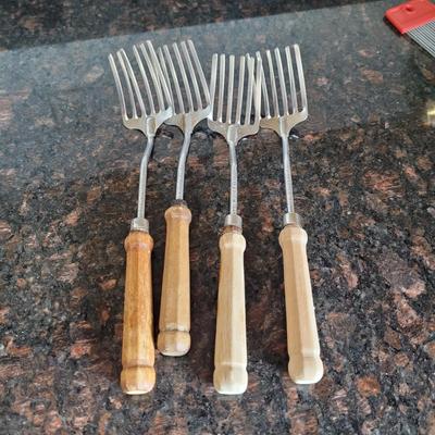 Foley Flour Sifters and Other Vintage Kitchen Utensils (K-CE)