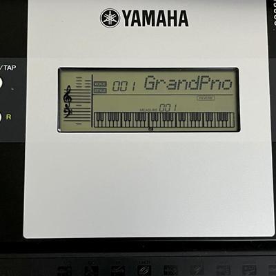 YAMAHA ~ PSR-E223 ~ Digital Keyboard