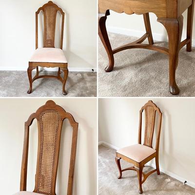 Queen Anne Style Solid Wood Dining Table with (5) Matching Chairs