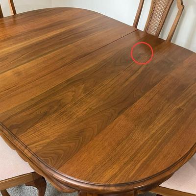 Queen Anne Style Solid Wood Dining Table with (5) Matching Chairs