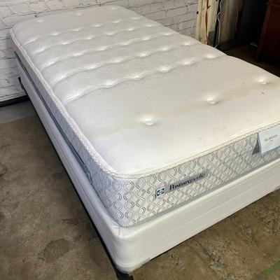 Sealy Posturepedic Twin Size Mattress, Box Spring & Metal Frame, Mattress is in Like New Condition!