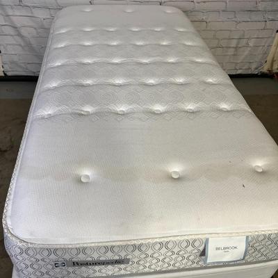 Sealy Posturepedic Twin Size Mattress, Box Spring & Metal Frame, Mattress is in Like New Condition!