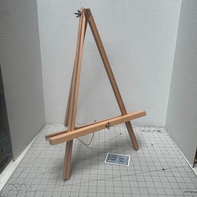 Wooden Tripod Easel