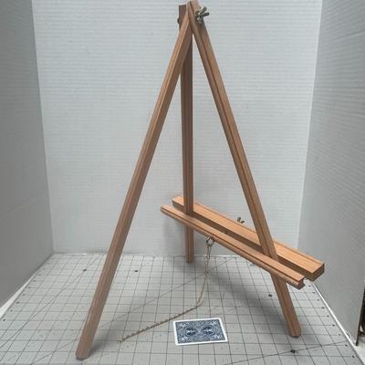 Wooden Tripod Easel