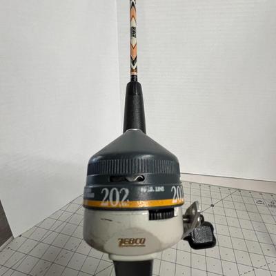 Zebco Fishing Rod and Reel & GARCIA Mitchell SPINNING REEL