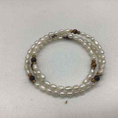 Clear beads twistable bracelet