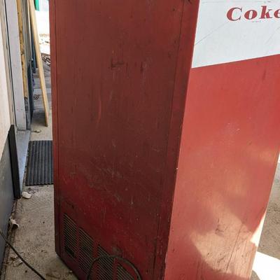 **UPDATED** Vendo Coca Cola Vending Machine Model H63A