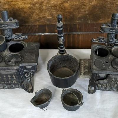Mini Cast Iron 'Queen' Stoves and Extras
