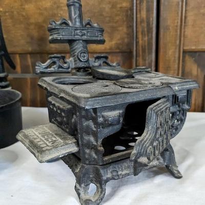 Mini Cast Iron 'Queen' Stoves and Extras