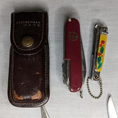 Vintage Leatherman Wave and Various Pocket Knives