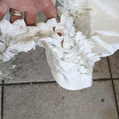 Gold Circle Gowns Size 4 Ivory Wedding Dress
