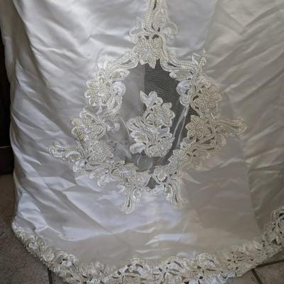 Gold Circle Gowns Size 4 Ivory Wedding Dress