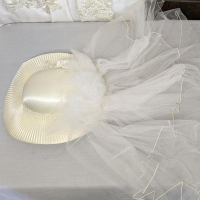 Gold Circle Gowns Size 4 Ivory Wedding Dress