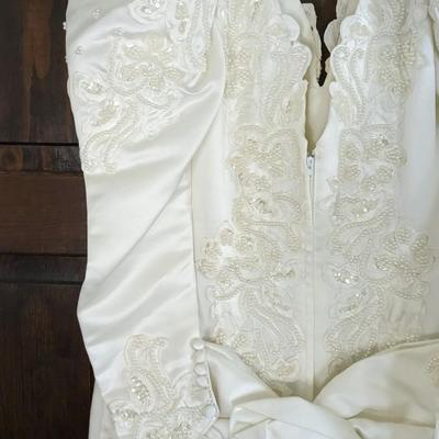 Gold Circle Gowns Size 4 Ivory Wedding Dress