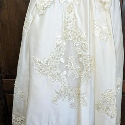 Gold Circle Gowns Size 4 Ivory Wedding Dress