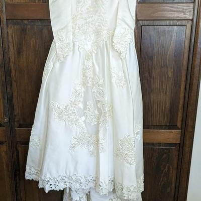 Gold Circle Gowns Size 4 Ivory Wedding Dress