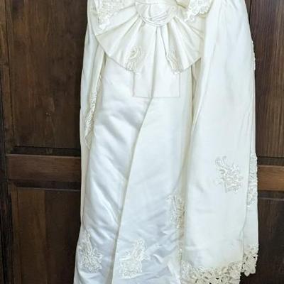 Gold Circle Gowns Size 4 Ivory Wedding Dress