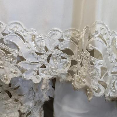 Gold Circle Gowns Size 4 Ivory Wedding Dress