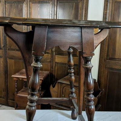 Butterfly Leg Table and Side Table