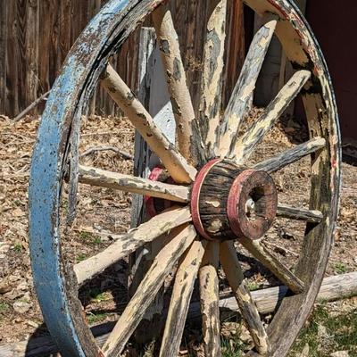 Primitive Wagon Wheel