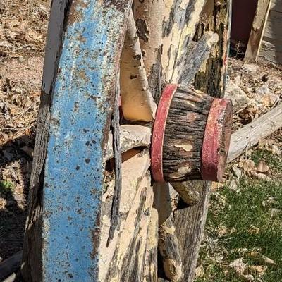 Primitive Wagon Wheel