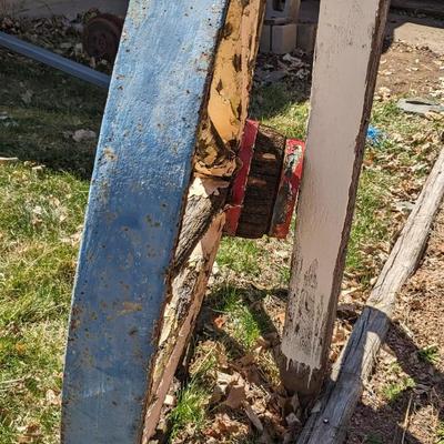 Primitive Wagon Wheel