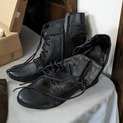 Ladies Boots