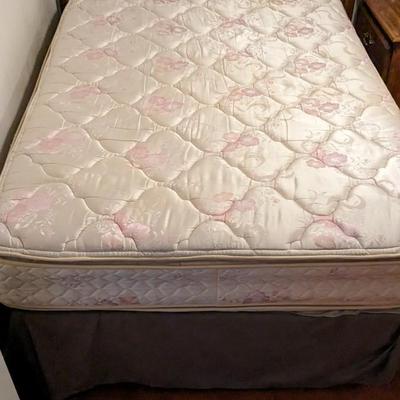 Queen Size Bedroom Set